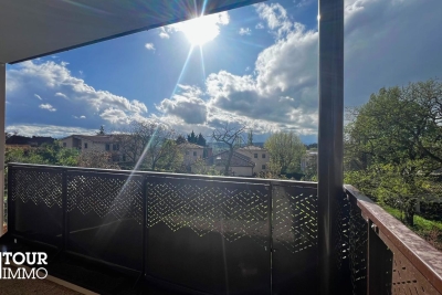 Appartement &agrave; louer &agrave; LA TOUR-DE-SALVAGNY  - 3 pi&egrave;ces - 64 m&sup2; 