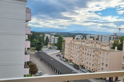 Appartement &agrave; louer &agrave; STE-FOY-LÈS-LYON  - 4 pi&egrave;ces - 68 m&sup2; 