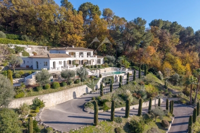 Maison &agrave; vendre &agrave; ST-PAUL-DE-VENCE  - 6 pi&egrave;ces - 432 m&sup2; 