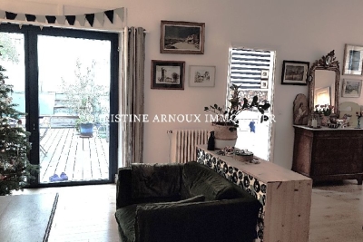 Maison &agrave; vendre &agrave; NÎMES  - 8 pi&egrave;ces - 250 m&sup2; 