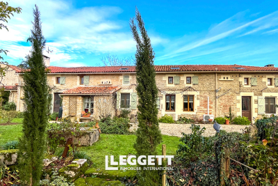 Maison &agrave; vendre &agrave; POURSAC  - 12 pi&egrave;ces - 360 m&sup2; 