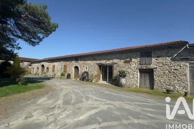 Maison &agrave; vendre &agrave; MONNIERES  - 25 pi&egrave;ces - 1256 m&sup2; 