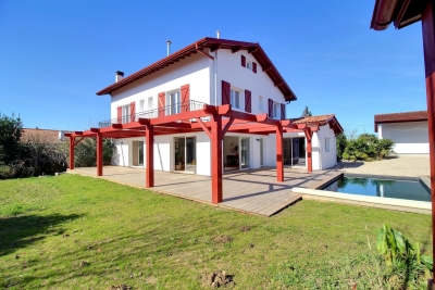 Maison &agrave; vendre &agrave; ASCAIN  - 8 pi&egrave;ces - 325 m&sup2; 