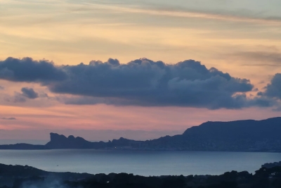 Maison &agrave; vendre &agrave; LA CADIÈRE-D'AZUR  - 6 pi&egrave;ces - 208 m&sup2; 