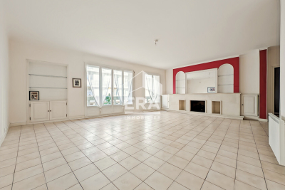 Appartement &agrave; louer &agrave; MARSEILLE 4EME  - 3 pi&egrave;ces - 105 m&sup2; 