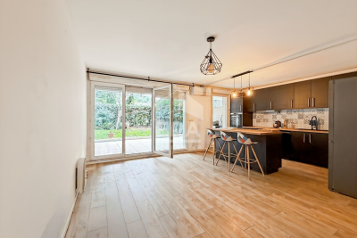 Appartement &agrave; louer &agrave; MARSEILLE 9EME  - 3 pi&egrave;ces - 66 m&sup2; 