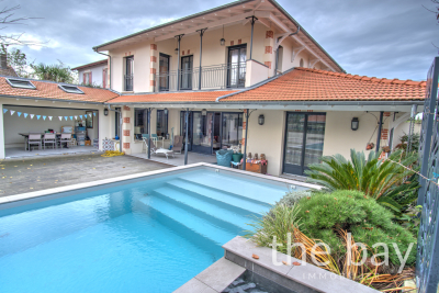 Maison &agrave; vendre &agrave; ANDERNOS-LES-BAINS  - 7 pi&egrave;ces - 242 m&sup2; 