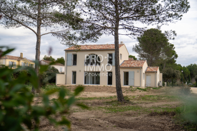 Maison &agrave; louer &agrave; MALLEMORT  - 5 pi&egrave;ces - 146 m&sup2; 