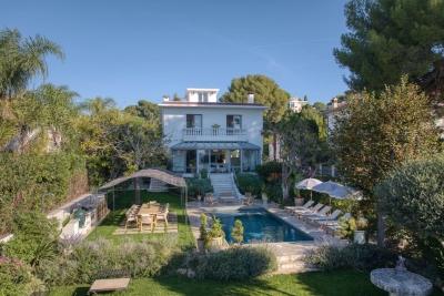 Maison &agrave; louer &agrave; CAP D'ANTIBES   - 270 m&sup2; 