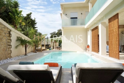 House for sale in BEAULIEU-SUR-MER  - 7 rooms - 181 m&sup2; 