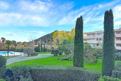 Appartement &agrave; vendre &agrave; MANDELIEU-LA-NAPOULE  - 2 pi&egrave;ces - 54 m&sup2; 