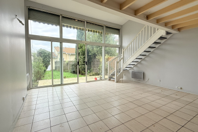 Maison &agrave; louer &agrave; MÉRIGNAC  - 2 pi&egrave;ces - 71 m&sup2; 