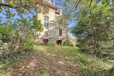 Maison &agrave; vendre &agrave; TOURNUS  - 10 pi&egrave;ces - 331 m&sup2; 