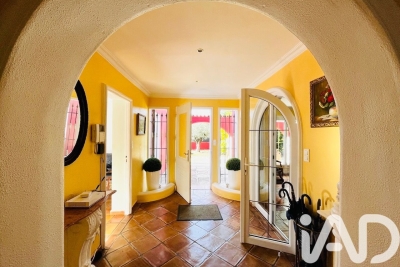 Maison &agrave; vendre &agrave; ST-CÉZAIRE-SUR-SIAGNE  - 6 pi&egrave;ces - 156 m&sup2; 