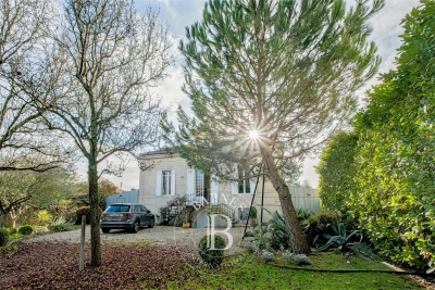 Maison &agrave; vendre &agrave; BORDEAUX  - 10 pi&egrave;ces - 334 m&sup2; 