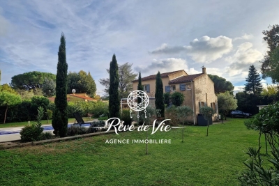 Maison &agrave; vendre &agrave; BORMES-LES-MIMOSAS  - 8 pi&egrave;ces - 140 m&sup2; 