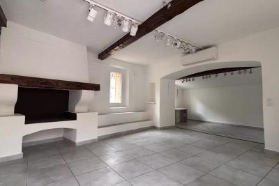 Commerce &agrave; louer &agrave; LE CASTELLET  - 5 pi&egrave;ces - 85 m&sup2; 