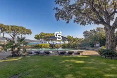 Maison &agrave; vendre &agrave; CAVALAIRE-SUR-MER  - 13 pi&egrave;ces - 316 m&sup2; 