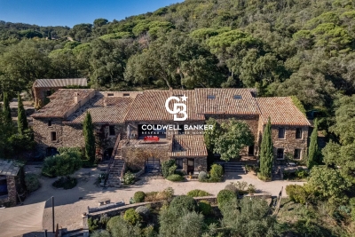 Maison &agrave; vendre &agrave; LA GARDE-FREINET  - 14 pi&egrave;ces - 720 m&sup2; 