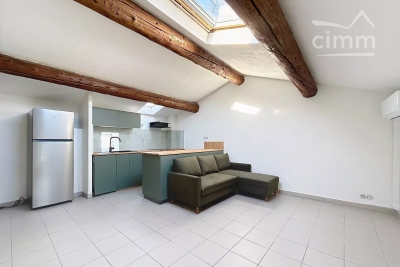 Appartement &agrave; louer &agrave; PERNES-LES-FONTAINES  - 3 pi&egrave;ces - 66 m&sup2; 
