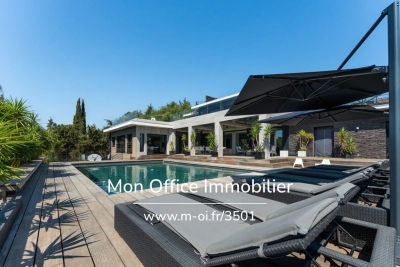 Maison &agrave; vendre &agrave; ST-RAPHAËL  - 12 pi&egrave;ces - 465 m&sup2; 