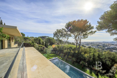 Maison &agrave; vendre &agrave; MOUGINS  - 10 pi&egrave;ces - 360 m&sup2; 