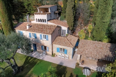 Maison &agrave; vendre &agrave; EZE  - 8 pi&egrave;ces - 207 m&sup2; 