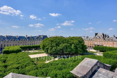 Apartment for sale in PARIS 4EME Notre Dame 1 - 5 rooms - 183 m&sup2; 