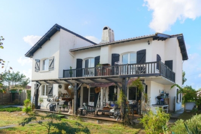 Maison &agrave; vendre &agrave; BISCARROSSE  - 8 pi&egrave;ces - 220 m&sup2; 