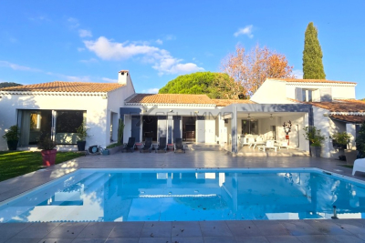 Maison &agrave; vendre &agrave; CARQUEIRANNE  - 6 pi&egrave;ces - 240 m&sup2; 