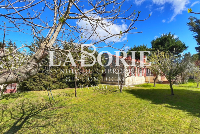 Maison &agrave; vendre &agrave; ENTRAIGUES-SUR-LA-SORGUE  - 5 pi&egrave;ces - 110 m&sup2; 
