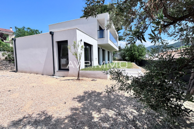 Maison &agrave; vendre &agrave; CEYRESTE Vaufreges-Leon Lachamp - 5 pi&egrave;ces - 145 m&sup2; 