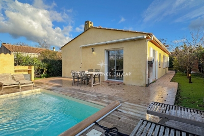 House for sale in ROQUEBRUNE-SUR-ARGENS  - 5 rooms - 100 m&sup2; 