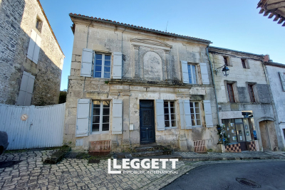 Maison &agrave; vendre &agrave; VILLEBOIS LAVALETTE  - 8 pi&egrave;ces - 225 m&sup2; 