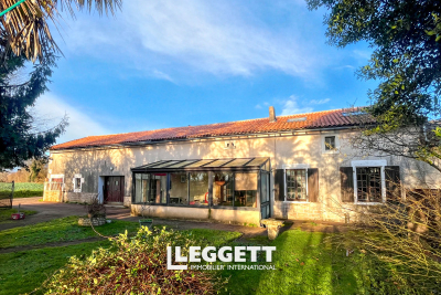 Maison &agrave; vendre &agrave; MONTJEAN  - 9 pi&egrave;ces - 250 m&sup2; 