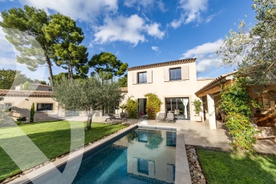 House for sale in MAUSSANE-LES-ALPILLES   - 210 m&sup2; 