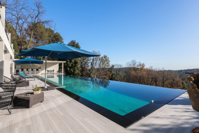 Maison &agrave; vendre &agrave; TOURRETTES-SUR-LOUP  - 7 pi&egrave;ces - 234 m&sup2; 