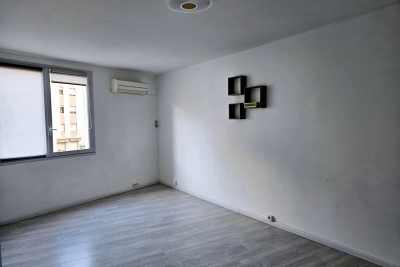 Commerce &agrave; vendre &agrave; CAGNES-SUR-MER Les Paluds - 2 pi&egrave;ces - 27 m&sup2; 