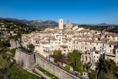 House for sale in ST-PAUL-DE-VENCE  - 7 rooms - 265 m&sup2; 