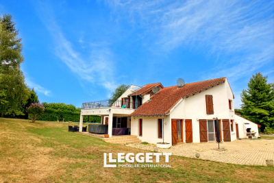 Maison &agrave; vendre &agrave; CAMPAGNE D ARMAGNAC  - 9 pi&egrave;ces - 196 m&sup2; 