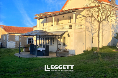 Maison &agrave; vendre &agrave; RIBERAC Saint-Pierre-de-Chignac - 20 pi&egrave;ces - 300 m&sup2; 