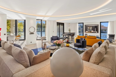 Apartment for sale in AIX-EN-PROVENCE  - 5 rooms - 237 m&sup2; 