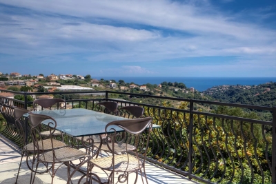 Maison &agrave; vendre &agrave; Nice  - 5 pi&egrave;ces 137 m&sup2; 