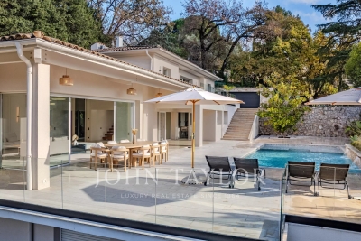 House for sale in MOUGINS  - 6 rooms - 300 m&sup2; 