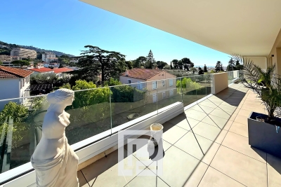 Apartment for sale in LE CANNET Maurice Jeanpierre - 3 rooms - 93 m&sup2; 
