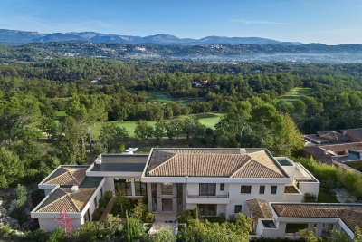 Maison &agrave; louer &agrave; TOURRETTES   - 450 m&sup2; 