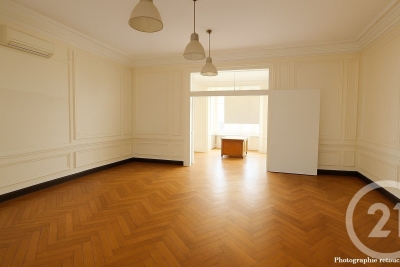 Appartement &agrave; vendre &agrave; MENTON Vieille Ville-Musee - 1 pi&egrave;ces - 56 m&sup2; 