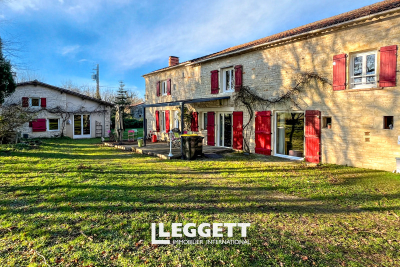 Maison &agrave; vendre &agrave; ST FRAIGNE  - 9 pi&egrave;ces - 252 m&sup2; 