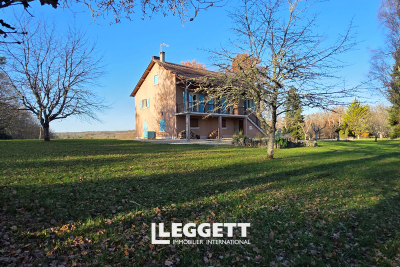 Maison &agrave; vendre &agrave; SAVIGNAC LES EGLISES Saint-Pierre-de-Chignac - 5 pi&egrave;ces - 110 m&sup2; 