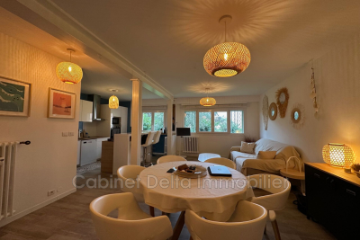 Appartement &agrave; louer &agrave; SANARY-SUR-MER  - 2 pi&egrave;ces - 51 m&sup2; 